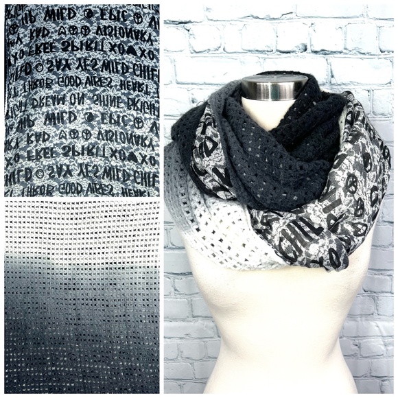 |•BCBGENERATION REVERSIBLE! INFINTY SCARF•| Black Grey Tan Brown 20x60 - Picture 1 of 10